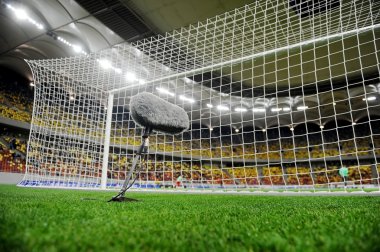Futbol sahası üzerinde spor mikrofon