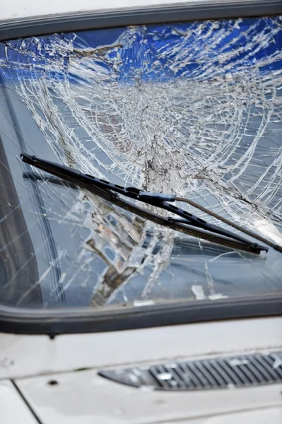 Accidente de coche roto parabrisas — Foto de Stock
