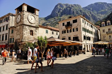 Kotor silah Square turist ziyaret