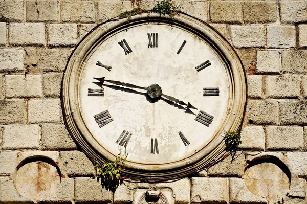 Ancienne tour de l'horloge à Kotor — Photo