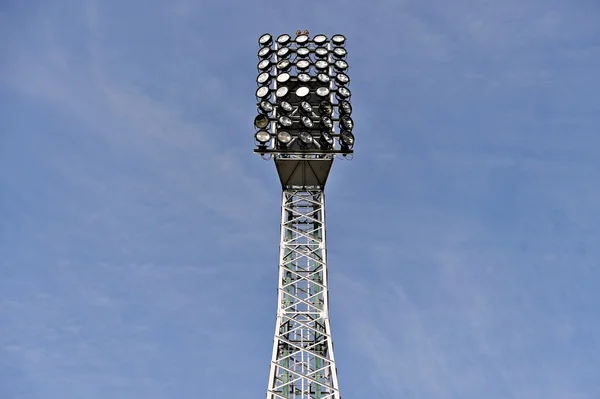 Stadion schijnwerpers op overdag — Stockfoto