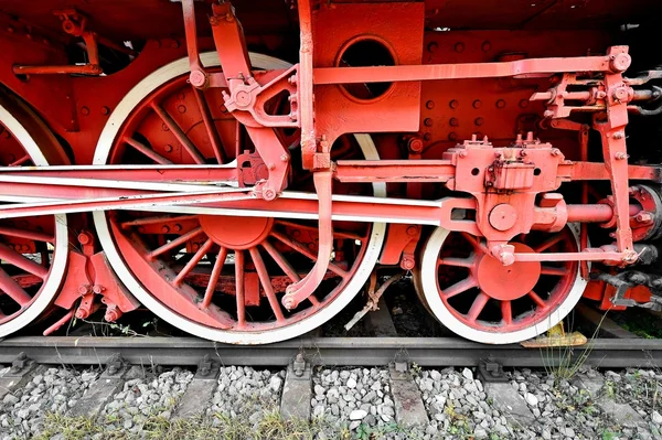 Old red train driving wheel — Stock Photo, Image