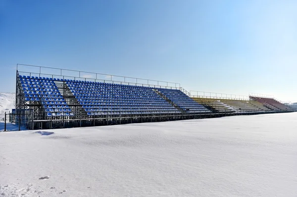 Fotbalový stadion po husté sněžení — Stock fotografie