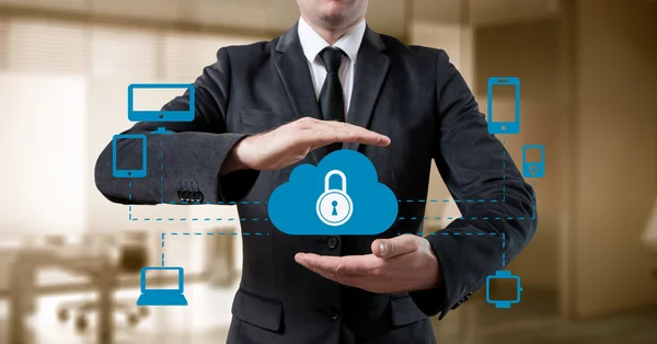 Protejați conceptul de date despre informații cloud. Securitatea și siguranța datelor cloud — Fotografie, imagine de stoc