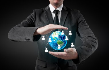 Dünya onun elinde tutan bir iş adamı. Dünyanın dört bir yanından personel yönetimi kavramı