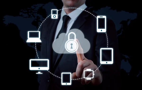 Skydda cloud information data koncept. Säkerhet och trygghet för molnet data — Stockfoto