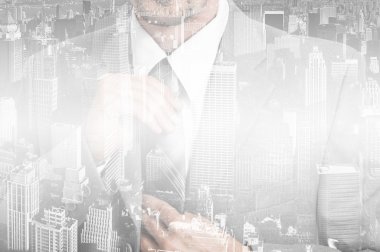 düşünme işadamı konseptiyle çift pozlama