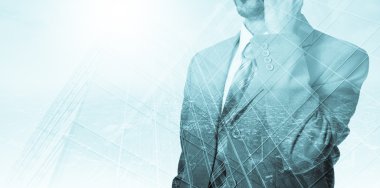 düşünme işadamı konseptiyle çift pozlama.