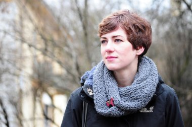 Kızıl saçlı güzel kız