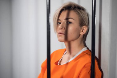 Eski model uyuşturucu dağıtımından hapse atıldı, parmaklıklar ardında yatacak.