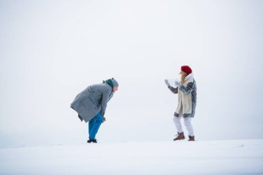 İki aşığın basit mutluluğu, doğayla ve birbirleri ile baş başa.
