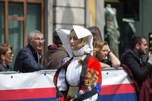 Girl with the Sardinian typical costumes — Stock Photo, Image