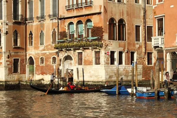 Gran Canal Venecia Los Edificios Góndolas Botes Pequeñas Embarcaciones Todo — Foto de Stock