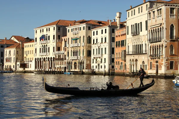 Grand Canal Venise Les Bâtiments Gondoles Bateaux Petits Bateaux Traversant — Photo