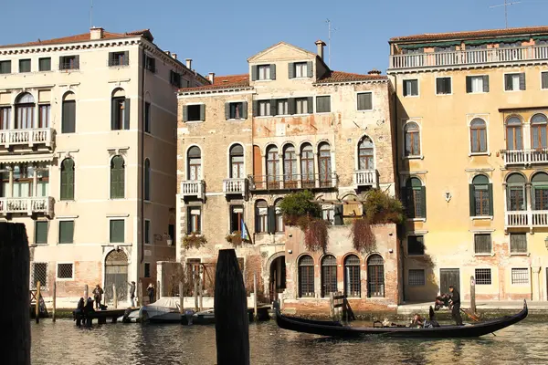 Il Canal Grande di Venezia e i suoi edifici — Foto Stock