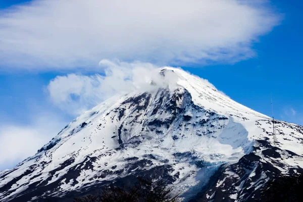 Lanin Vulkán Teteje Tromen Tóból Neuquenből Argentínából Ezt Vulkánt Beborítja — Stock Fotó