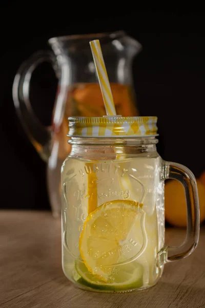 Tipo Vintage Vaso Vidrio Con Tapa Sorbete Limonada Casera Bebida —  Fotos de Stock