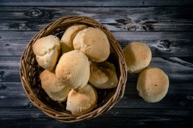 Chipa denilen ev yapımı kaşar ve peynirli ekmek. Arjantin, Paraguay ve Brezilya 'dan klasik peynir ekmeği..