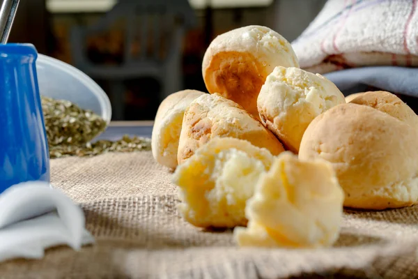 自制木薯和芝士面包叫花生酱阿根廷 巴拉圭和巴西的经典奶酪面包 — 图库照片