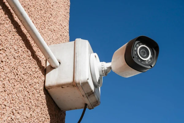 Câmera Segurança Externa Vigilância Instalada Parede Exterior Edifício Conceito Segurança — Fotografia de Stock