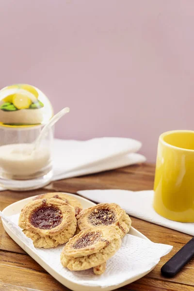 Vista Alta Algunas Galletas Mantequilla Caseras Con Mermelada Fondo Puede — Foto de Stock