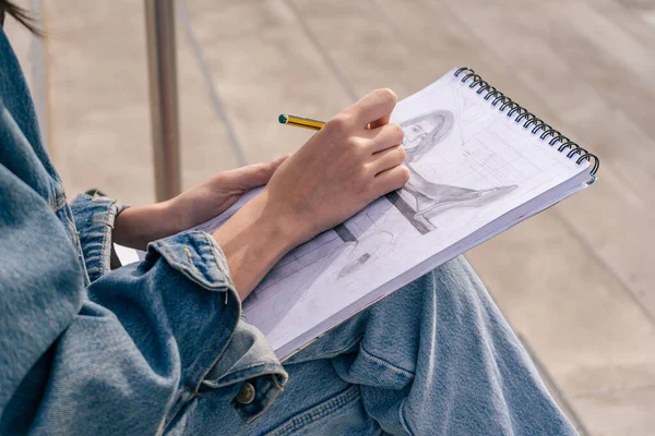 Close Young Woman Hands Drawing Black Pencil Concept Art — Stock Photo, Image