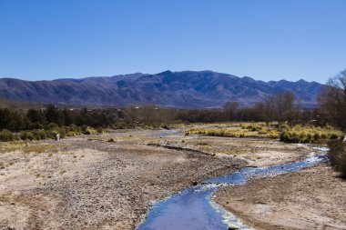 Nehir dağ Vadisi geçiş