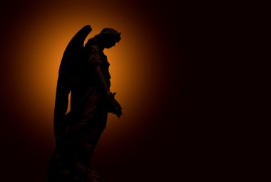 Ölenlerin mezarları koruyan melek.