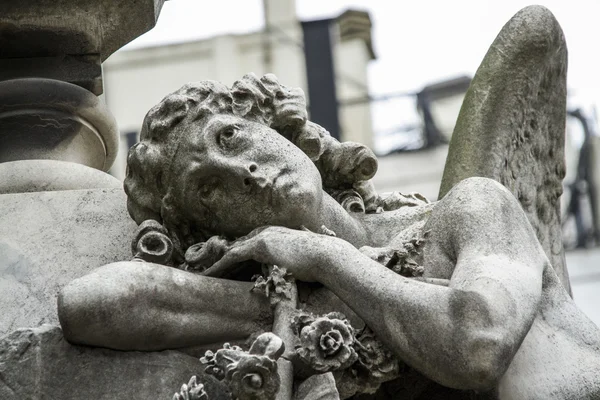 Angel bewaken de graven van de doden. — Stockfoto