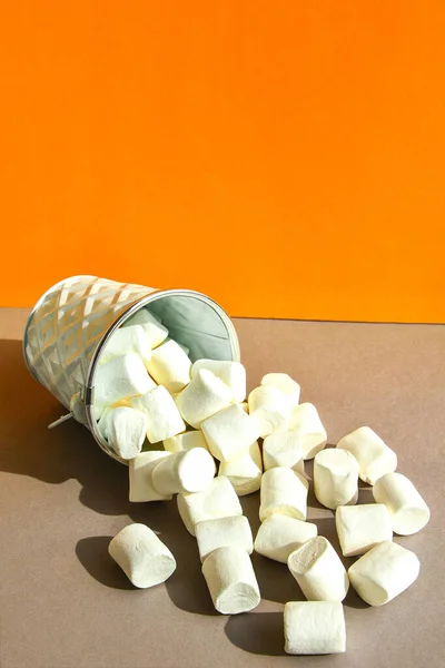 White Marshmallows Metal Bucket Yellow Grey Modern Background Ingredient Making — Stock Photo, Image