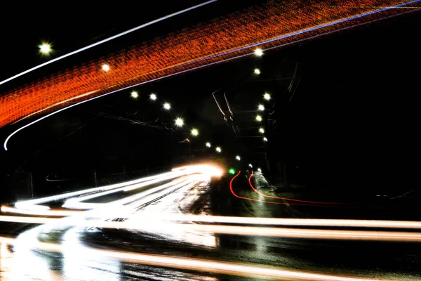 Ljus Bilar Natten Gatubelysning Nattstad Lång Exponering Fotografera Nattväg Färgade — Stockfoto