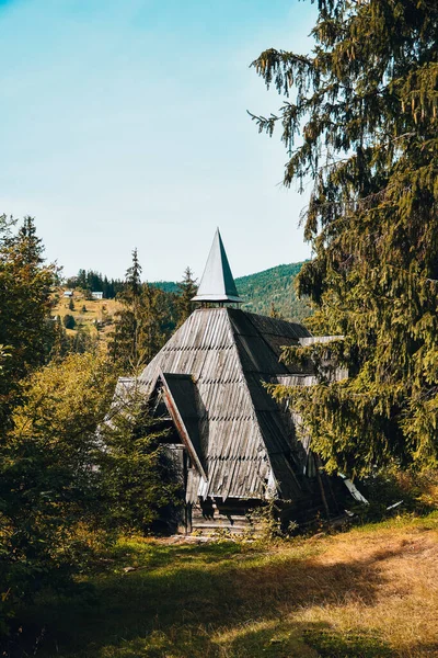 Ruhige Verlassene Alte Hütte Bei Sonnenuntergang Sommer Den Bergen Landhaus — Stockfoto