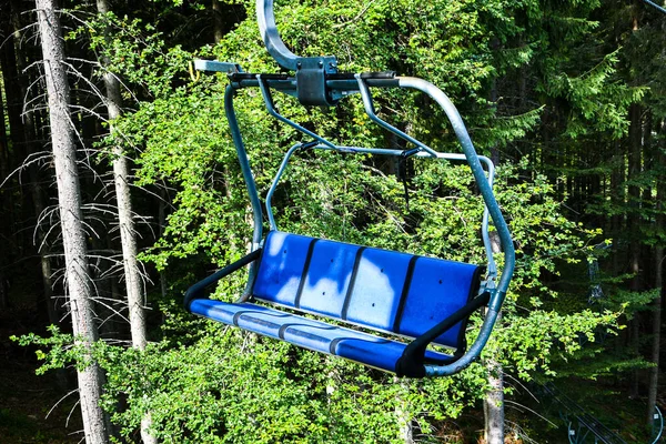 Primo Piano Sedia Sugli Impianti Risalita Montagna Foresta Funivia Posto — Foto Stock