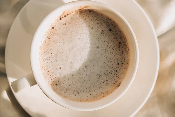 Βρώμικο Λευκό Φλιτζάνι Τσάι Αφρό Γάλακτος Πρωινός Καφές Λάτε Καπουτσίνο — Φωτογραφία Αρχείου