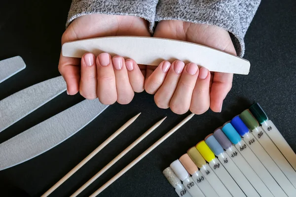 Trabajar Casa Con Clavos Cuidado Uñas Cuidado Personal Manicura Femenina —  Fotos de Stock