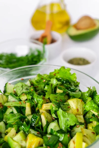Salad Sayuran Hijau Segar Dan Herbal Memasak Makanan Sehat Atau — Stok Foto