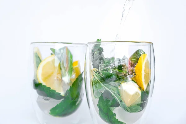 Mojito Refreshing Cocktail Pouring Alcohol Drink Lemonade Lemon Mint Leaves — Stock Photo, Image