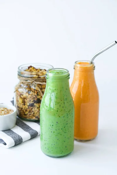 Seizoensgebonden Matcha Groene Veganistische Smoothie Met Chiazaad Munt Pompoen Wortel — Stockfoto