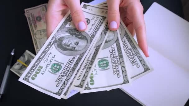 Working businesswoman hands at office workplace desk. Counting money for salary. Investment savings. Finances, economy and home concept. Business budget of wealth. Workspace — Stock Video