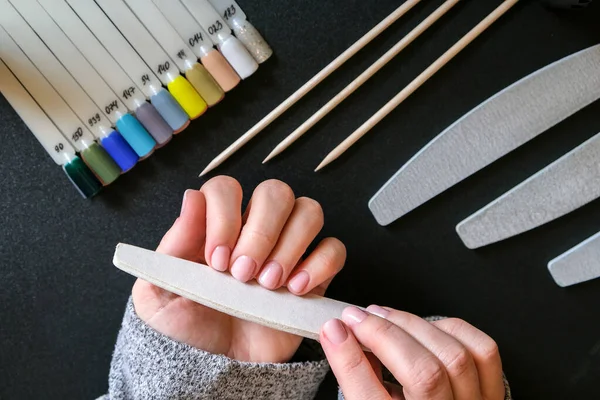 Trabajar Casa Con Clavos Cuidado Uñas Cuidado Personal Manicura Femenina —  Fotos de Stock