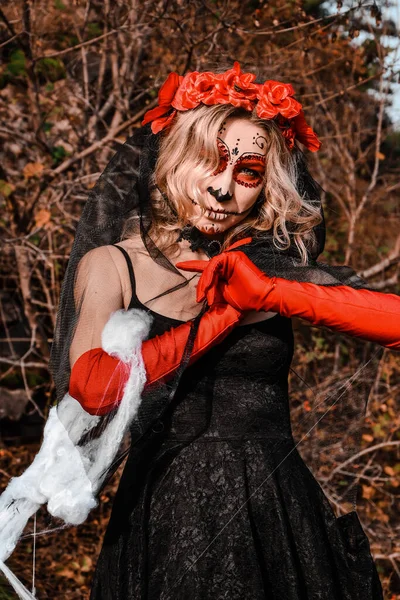 Retrato Cerca Calavera Catrina Mujer Joven Con Maquillaje Cráneo Azúcar —  Fotos de Stock