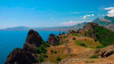 Tepeler ve Deniz, Kırım Dağları