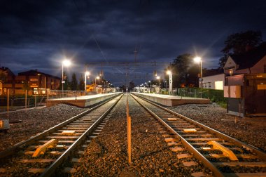 Tren istasyonunda gece