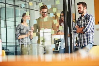 Bir zihin haritası oluşturan genç erkek ve kadınlara ilham verdi.