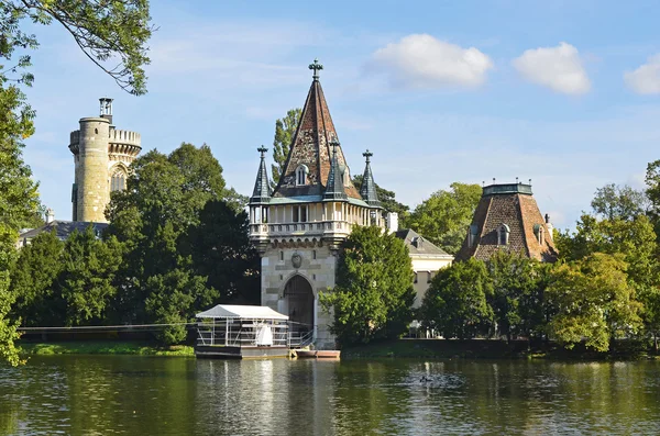 Österrike, Laxenburg Fäll castle — Stockfoto