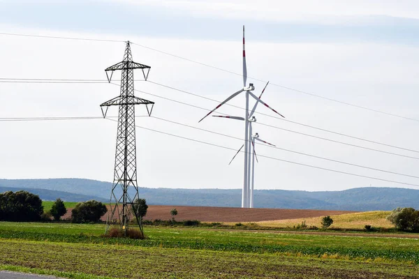 Austria Zona Agrícola Con Aerogeneradores Para Generación Electricidad Torres Eléctricas — Foto de Stock