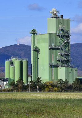 Avusturya, asfalt karıştırma tesisi ve dış merdiven