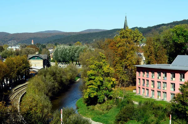 Österrike Stadsbilden Berndorf Med Järnvägsstation Niederösterreich — Stockfoto