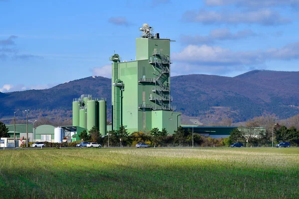 Avusturya, asfalt karıştırma tesisi ve dış merdiven