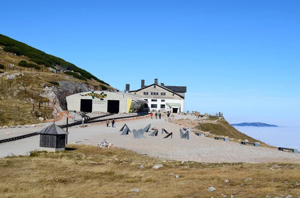 Puchberg Áustria Outubro 202 Caminhantes Desconhecidos Obras Arte Pousada Montanha — Fotografia de Stock